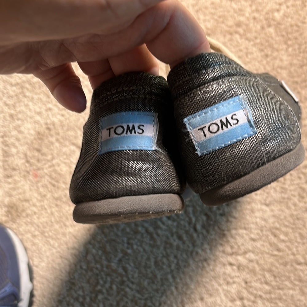 TOMS Flats - Picture 5 of 7